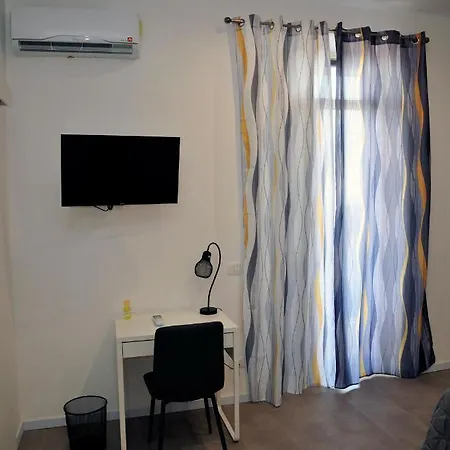 Bed and Breakfast Kamome 3*